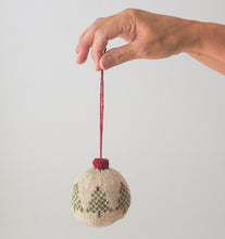 Good Tidings Ornaments Pattern