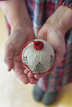 Good Tidings Ornaments Pattern