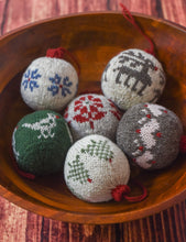 Good Tidings Ornaments Pattern