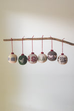 Good Tidings Ornaments Pattern