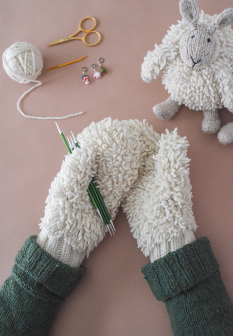 Wooly Sheep Mittens Kit