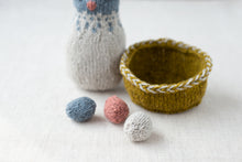 Simple Little Bird and Nest Pattern